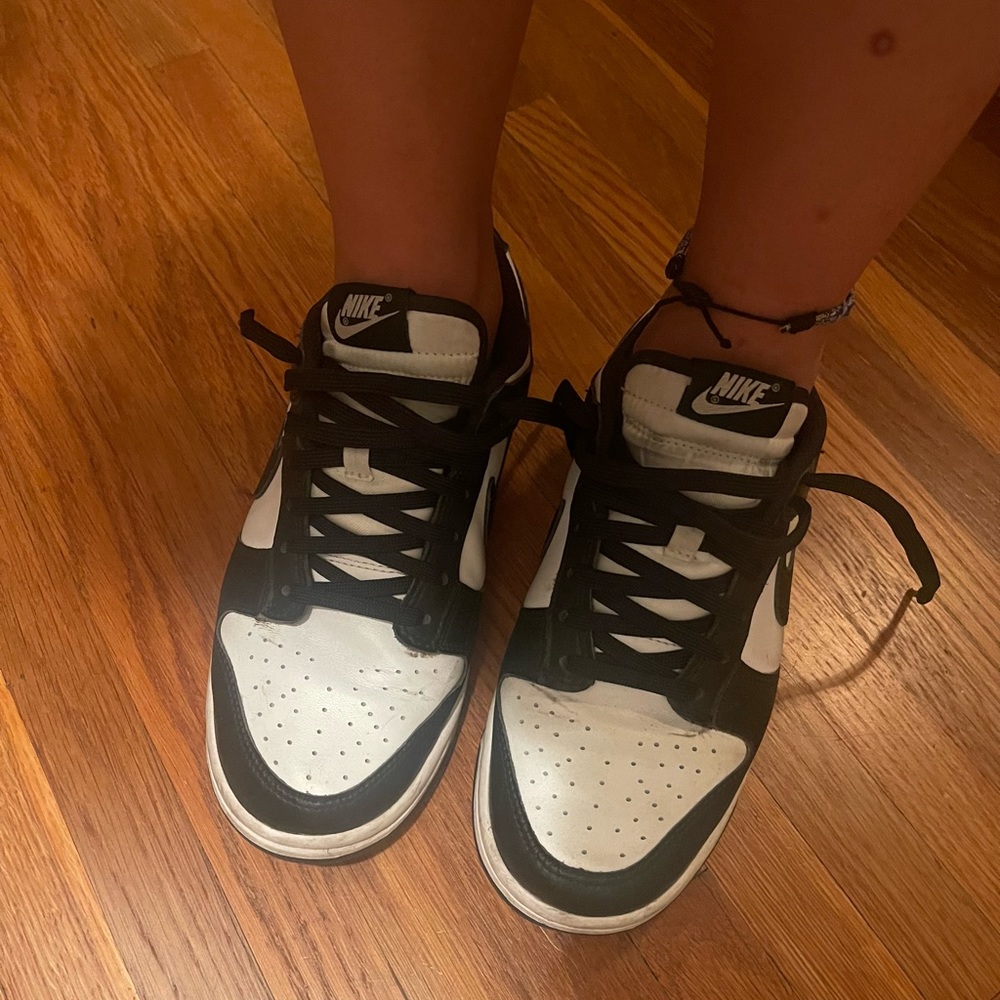 Nike panda dunks low